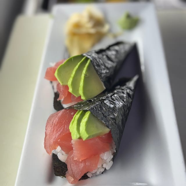 Tuna Avocado (Hand Roll).