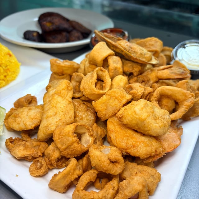 Golden Fried Sailors Platter.